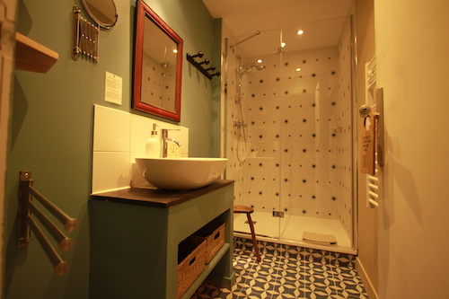 Salle de Bain indépendante pour la Chambre Bleue