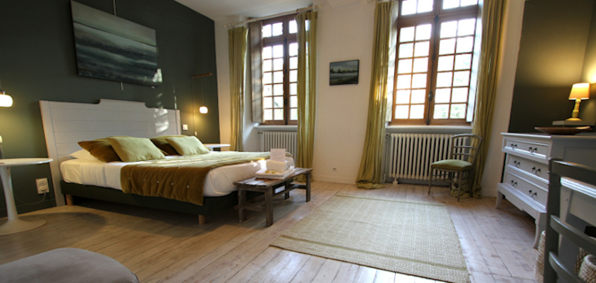 Blue Bedroom at la Haute-Flourie, Bed & Breakfast in Saint-Malo